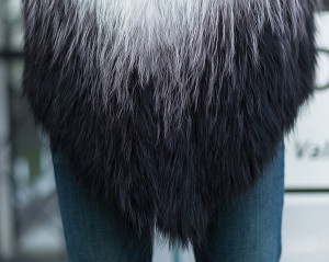 16-April-041　knitted raccoon fur vest  (13)